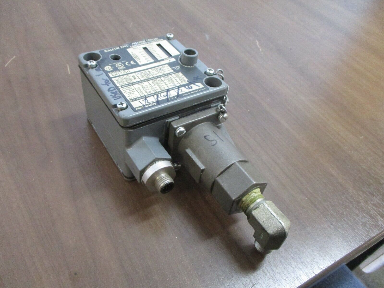 Allen-Bradley Pressure Control 836T-T351J Ser. A Diff: 70-175PSI *No Light* Used