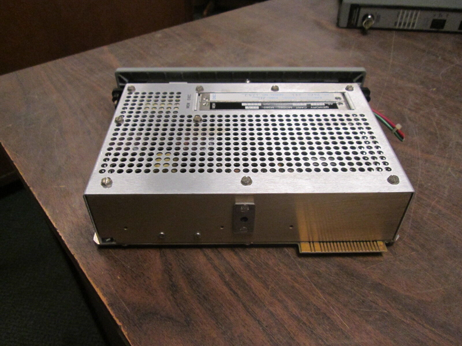 Gould Model PC-0984-380 Programmable Controller AS-9507-000 Rev J 120/220V Used