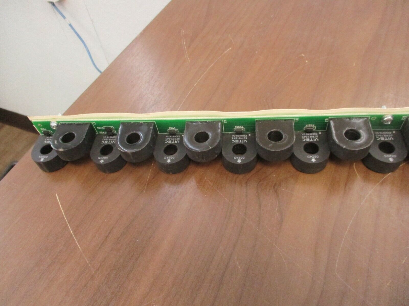 Veris Branch Circuit Current Monitoring Panel 1A CT Strip E30C184 100A 50/60Hz