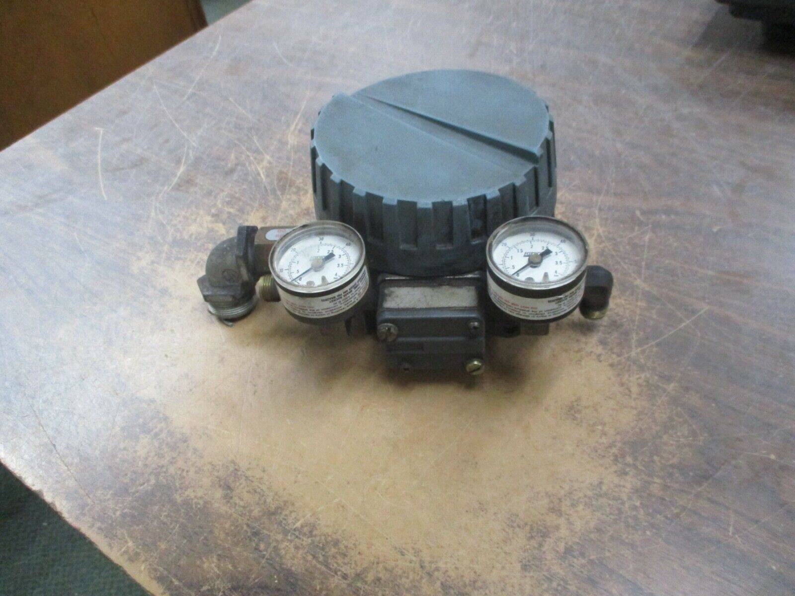 Foxboro Current to Air Converter E69F-TI3-S Input: 4-20mA Output: 3-27PSI Used