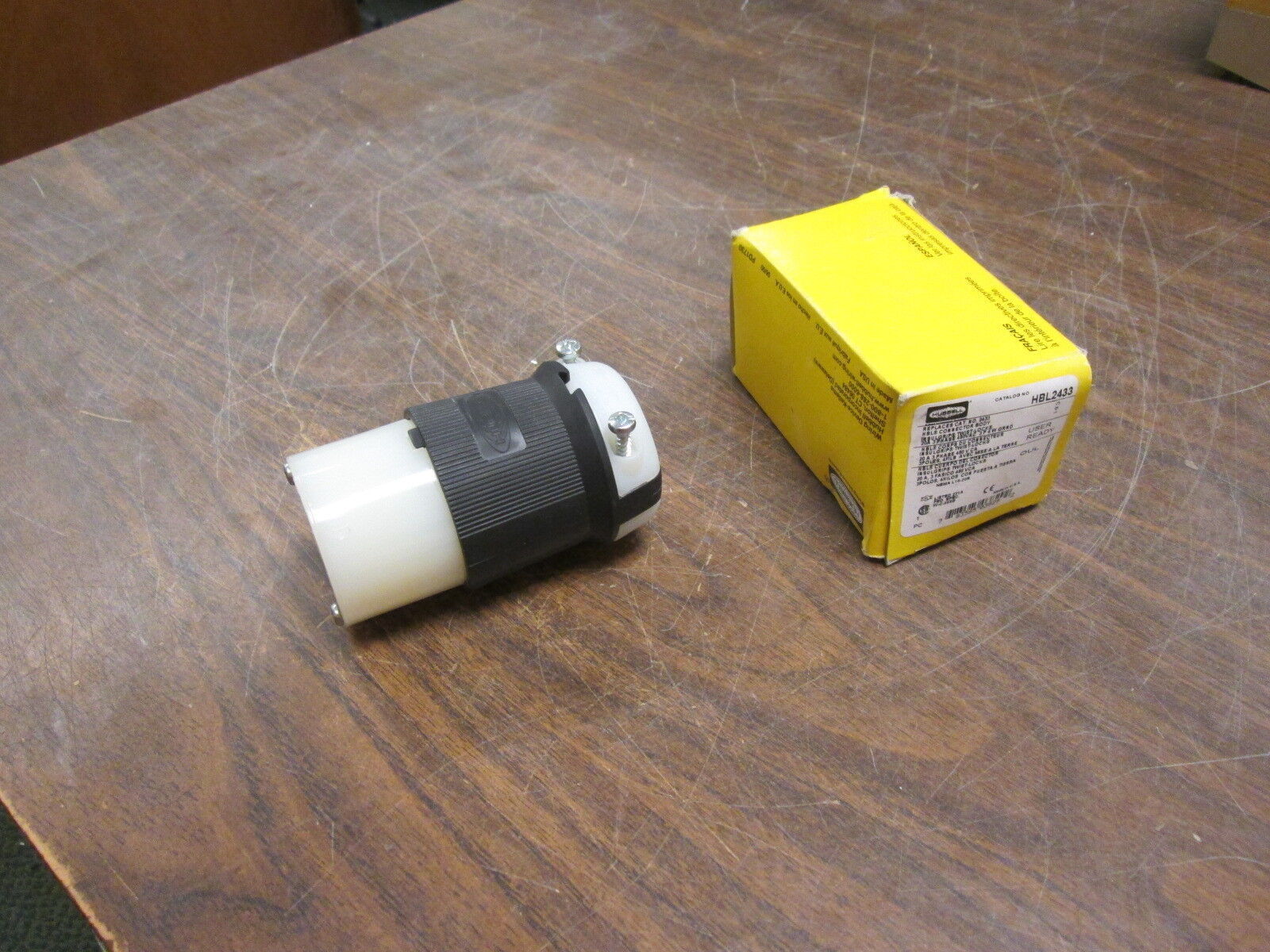 Hubbell Connector HBL2433 20A 480V 3Ph 4W 3P New Surplus