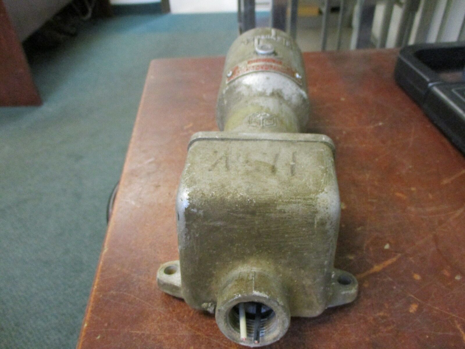 Crouse-Hinds Connector DR332 30A 2W 460V 3P Used