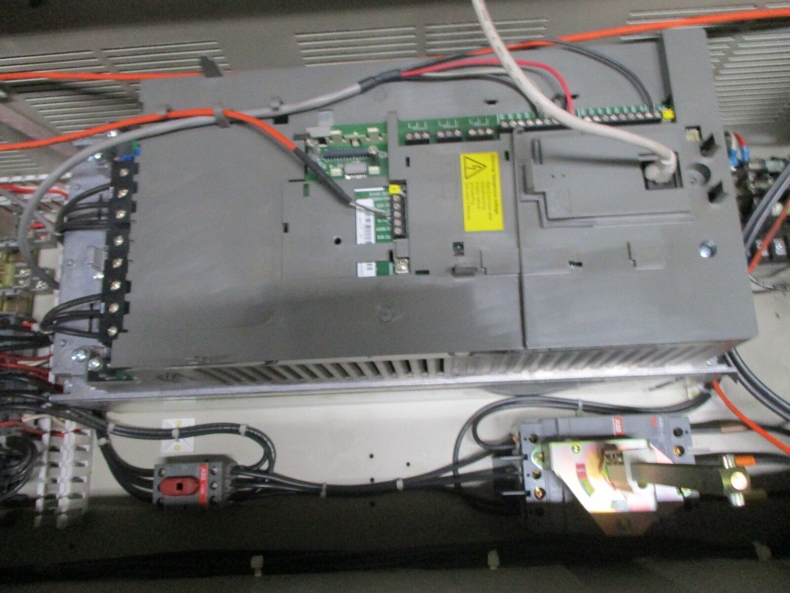 ABB ACH550 AC Drive W/Bypass ACH550-UH-031A-4 20HP 3Ph Used