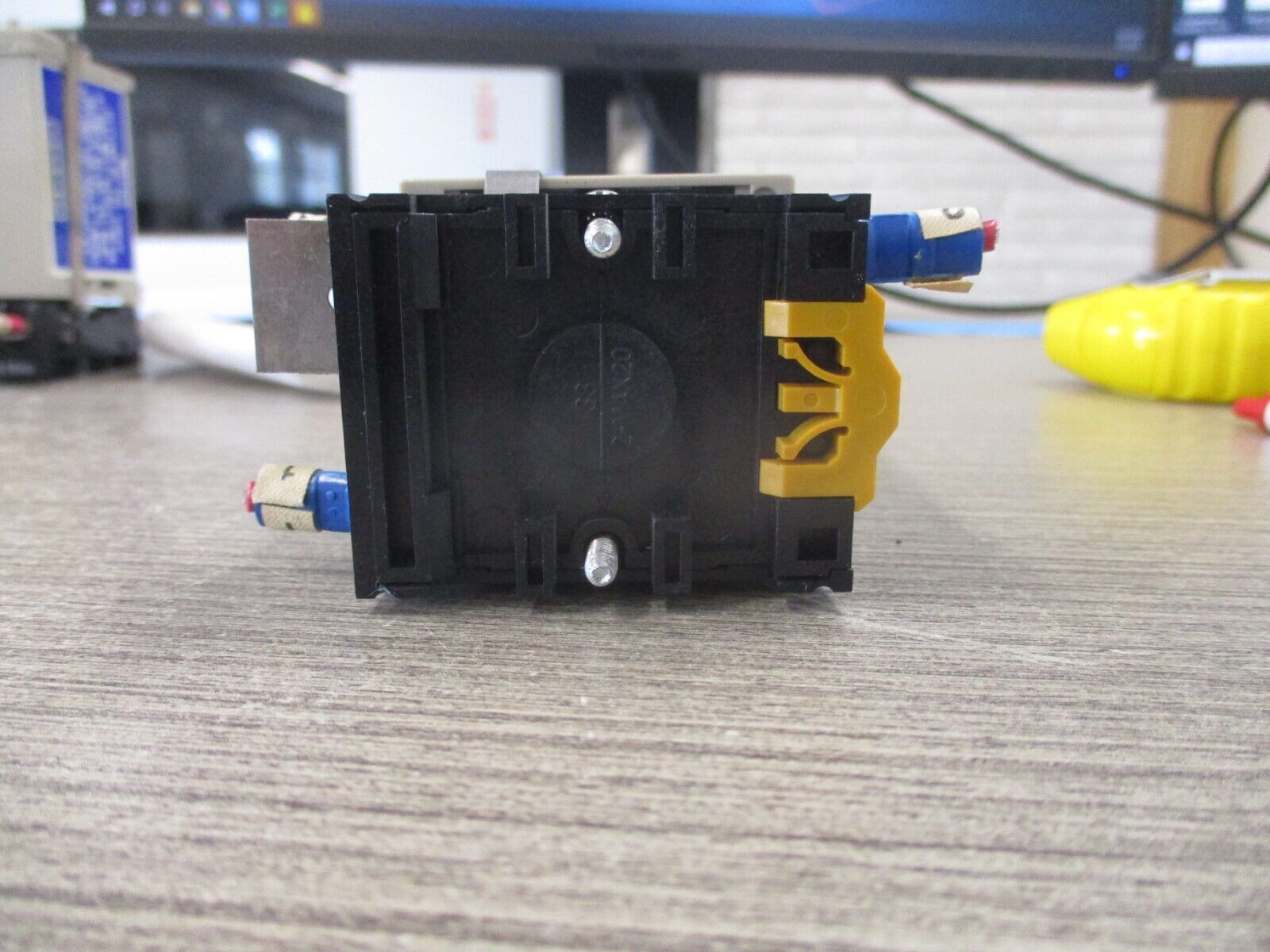 Zenith Timer OSA-A 100-120V 50-60Hz W/Base *Screen Fading* Used