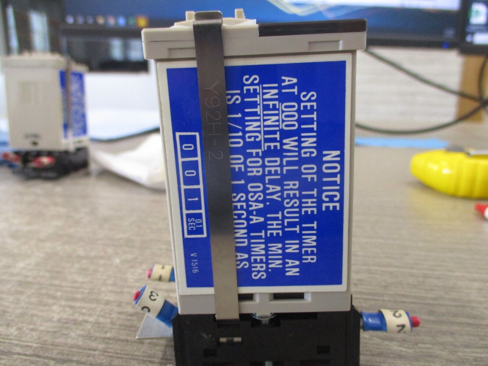 Zenith Timer OSA-A 100-120V 50-60Hz W/Base *Screen Fading* Used