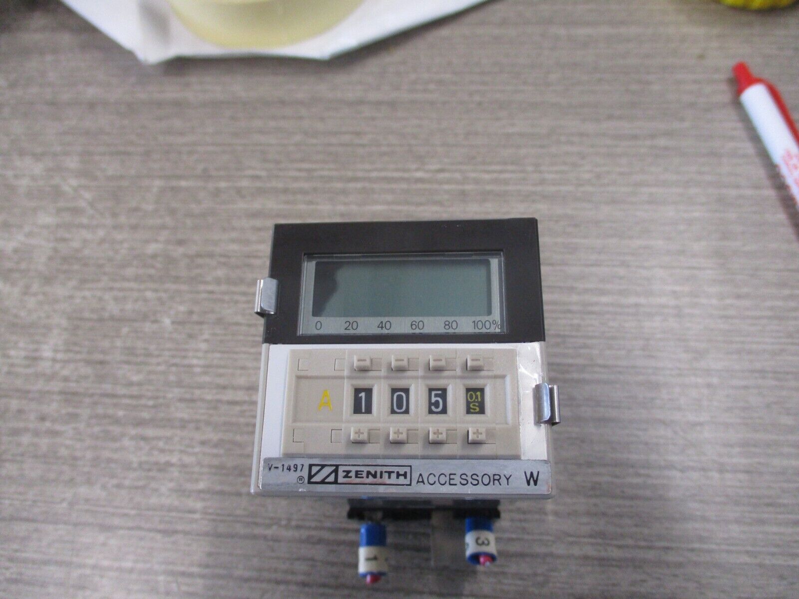 Zenith Timer OSA-A 100-120V 50-60Hz W/Base *Screen Fading* Used