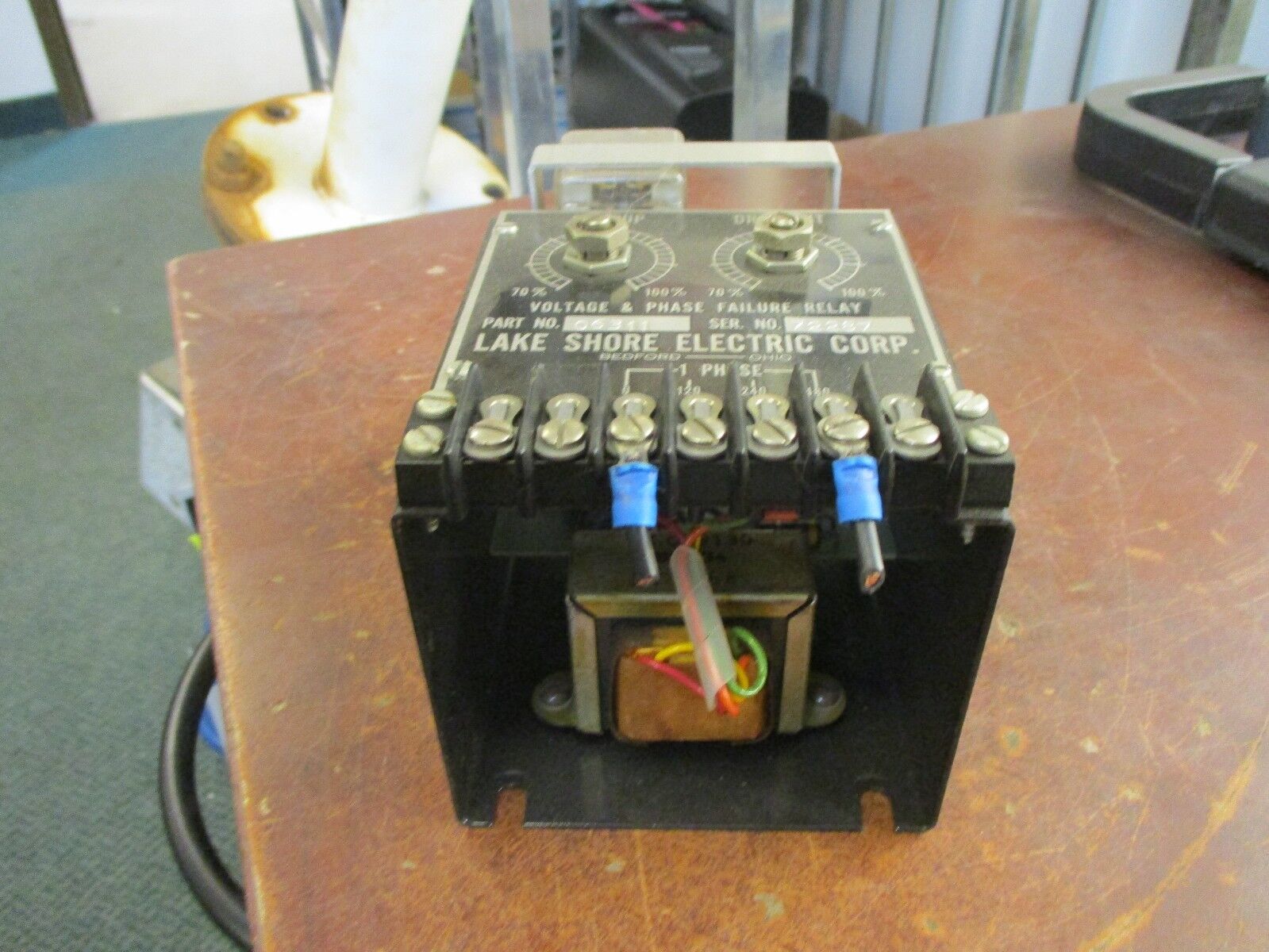 Lake Shore Electric Voltage & Phase Failure Relay 06311 1Ph 0-480V Used