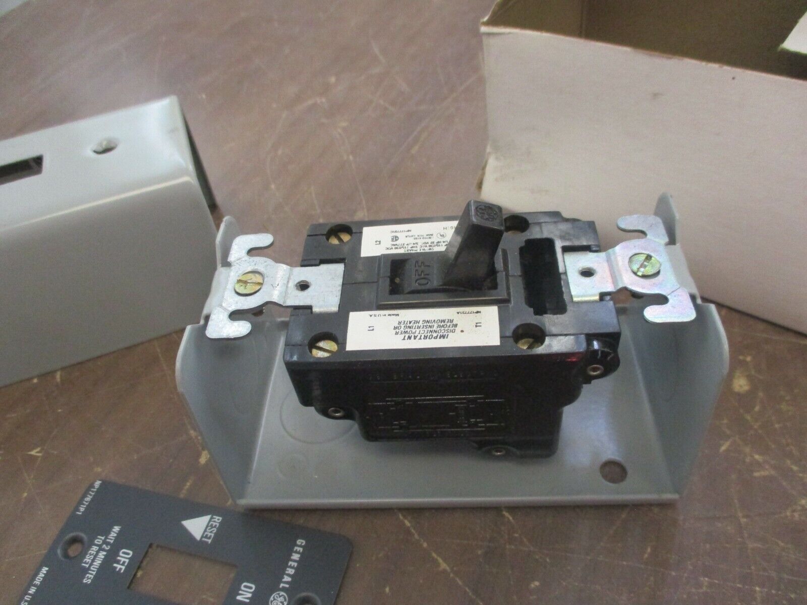 GE Manual Starter CR101H1 1HP 1Ph 115/230V 60/25Hz 2P New Surplus