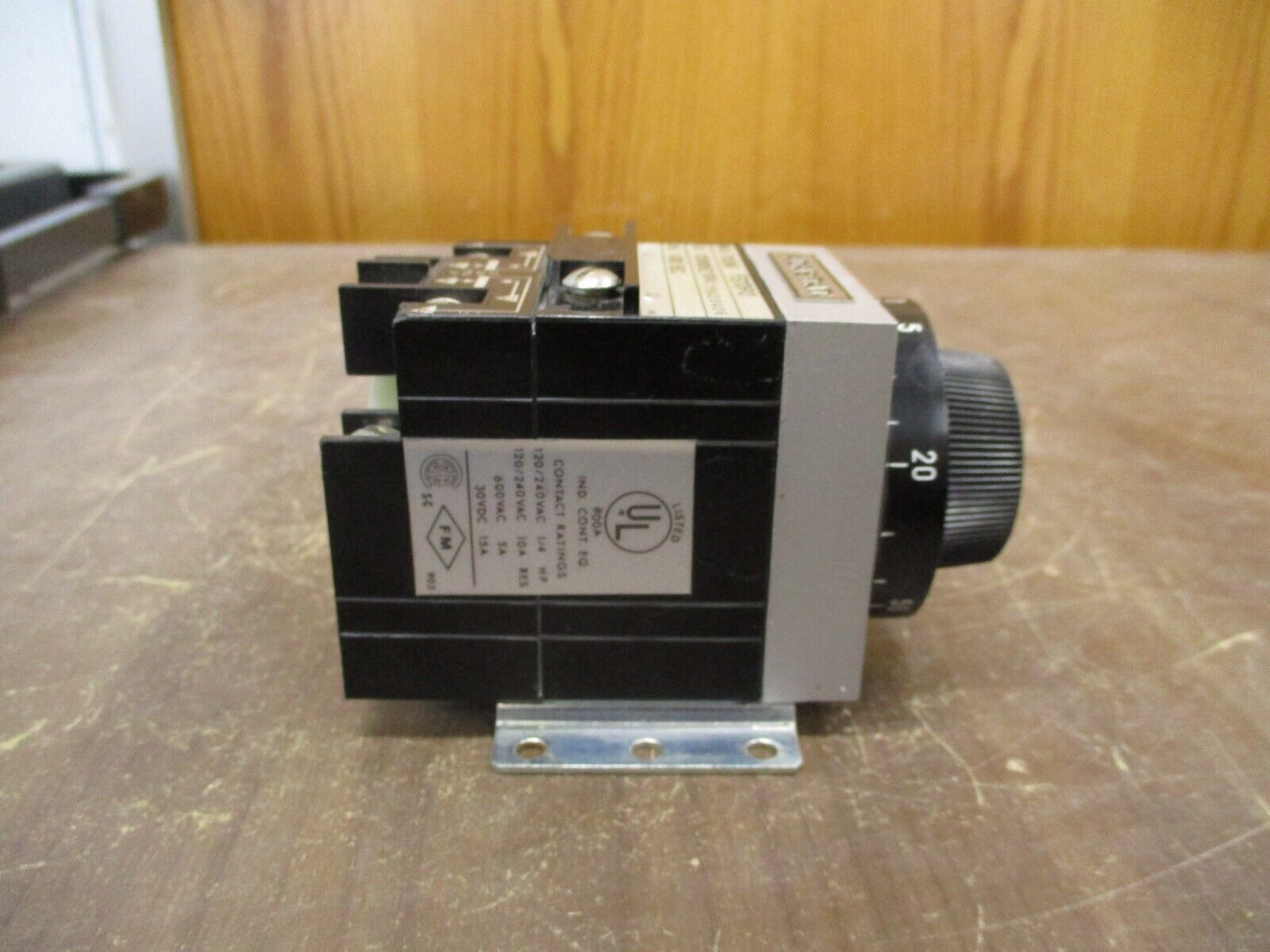 Agastat Timer 7012AK FSTDB3 120V Coil Range: 1-300 Sec Used