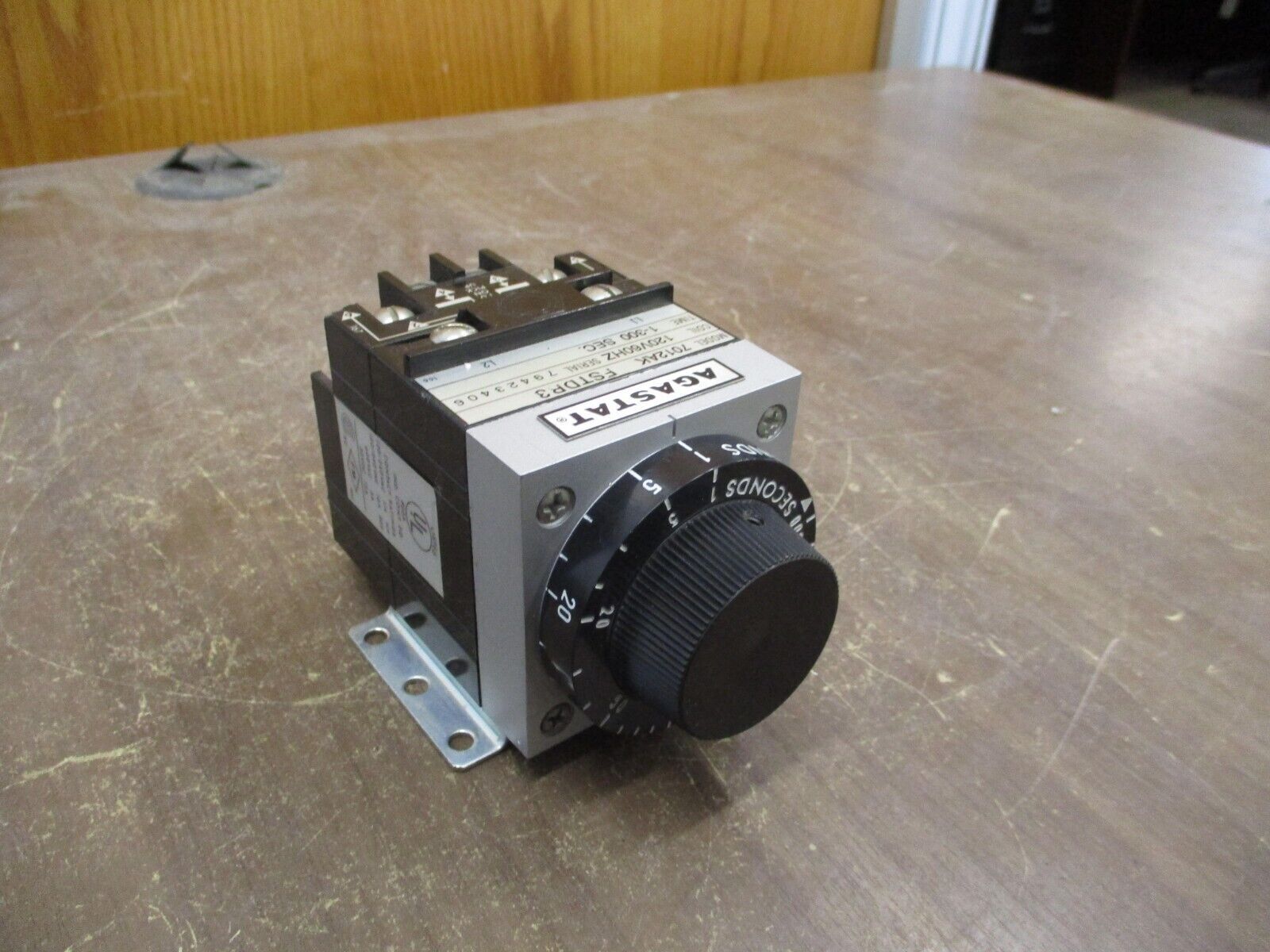 Agastat Timer 7012AK FSTDB3 120V Coil Range: 1-300 Sec Used