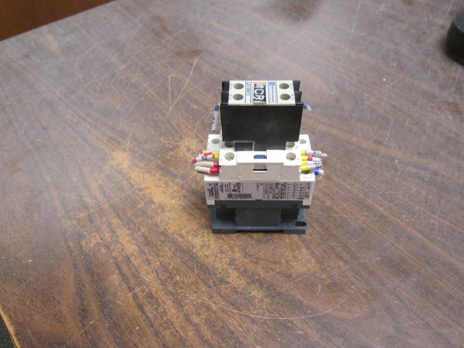 Telemecanique Contactor CAD50 120V Coil 10A w/ Aux Contact Block Used