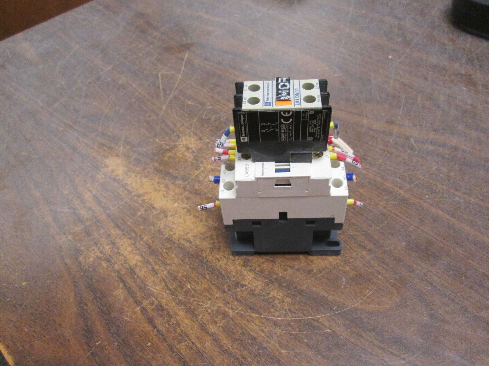 Telemecanique Contactor CAD50 120V Coil 10A w/ Aux Contact Block Used