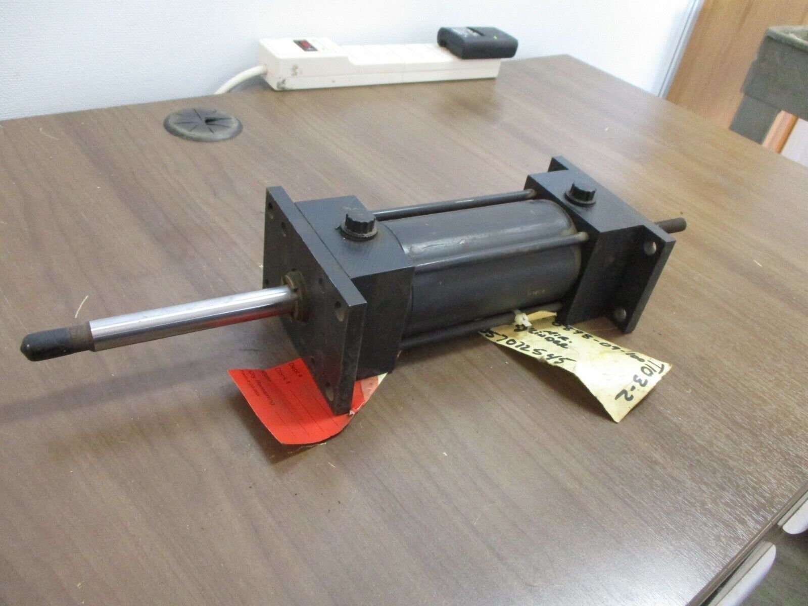 RWC Air Cylinder 889809100 250PSI Used