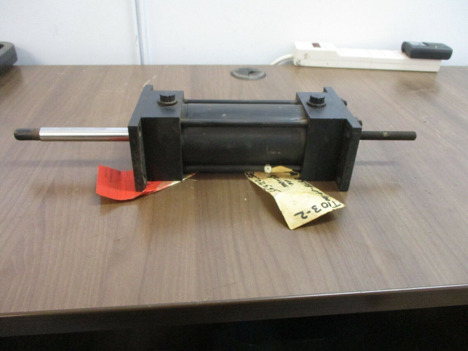 RWC Air Cylinder 889809100 250PSI Used