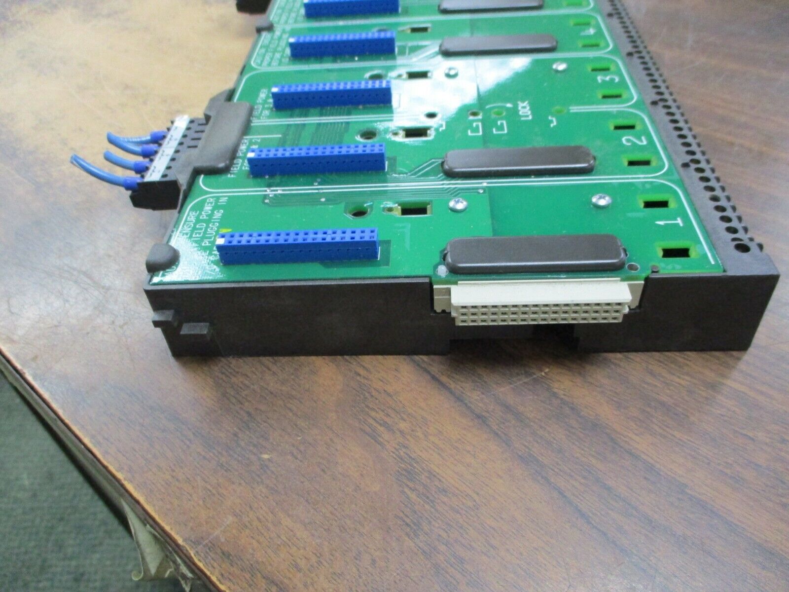 Emerson KJ4001X1-BE1 8-Wide Carrier 12P0818X072 Rev L Localbus: 12.6VDC, 8A Used