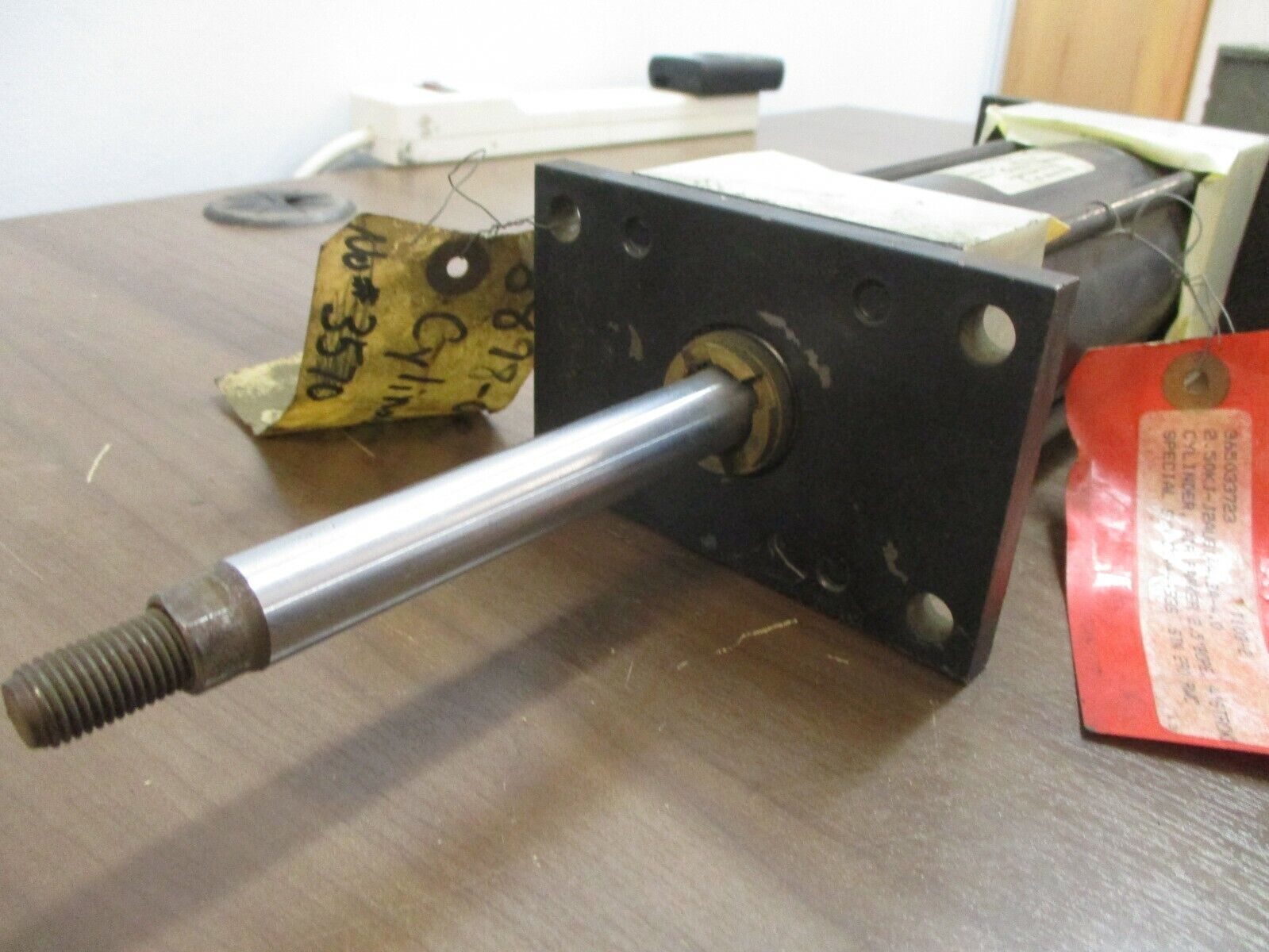 RWC Air Cylinder 8898-09-100 250PSI Used