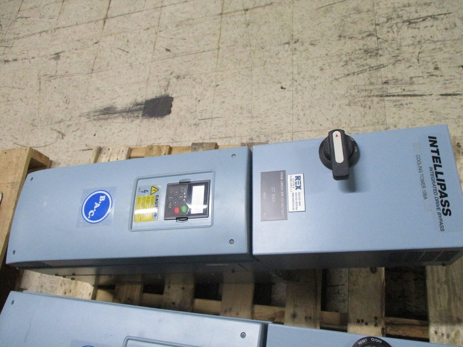 Eaton SUX9000 AC Drive W/ Intellipass SUX040A1-4A1N1 40HP 3Ph Used