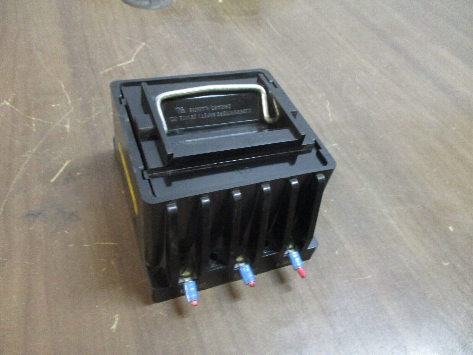 USD Pullout Switch 15149-3 Class J Fuse 600V 30A w/ (3) 2A Fuses Used