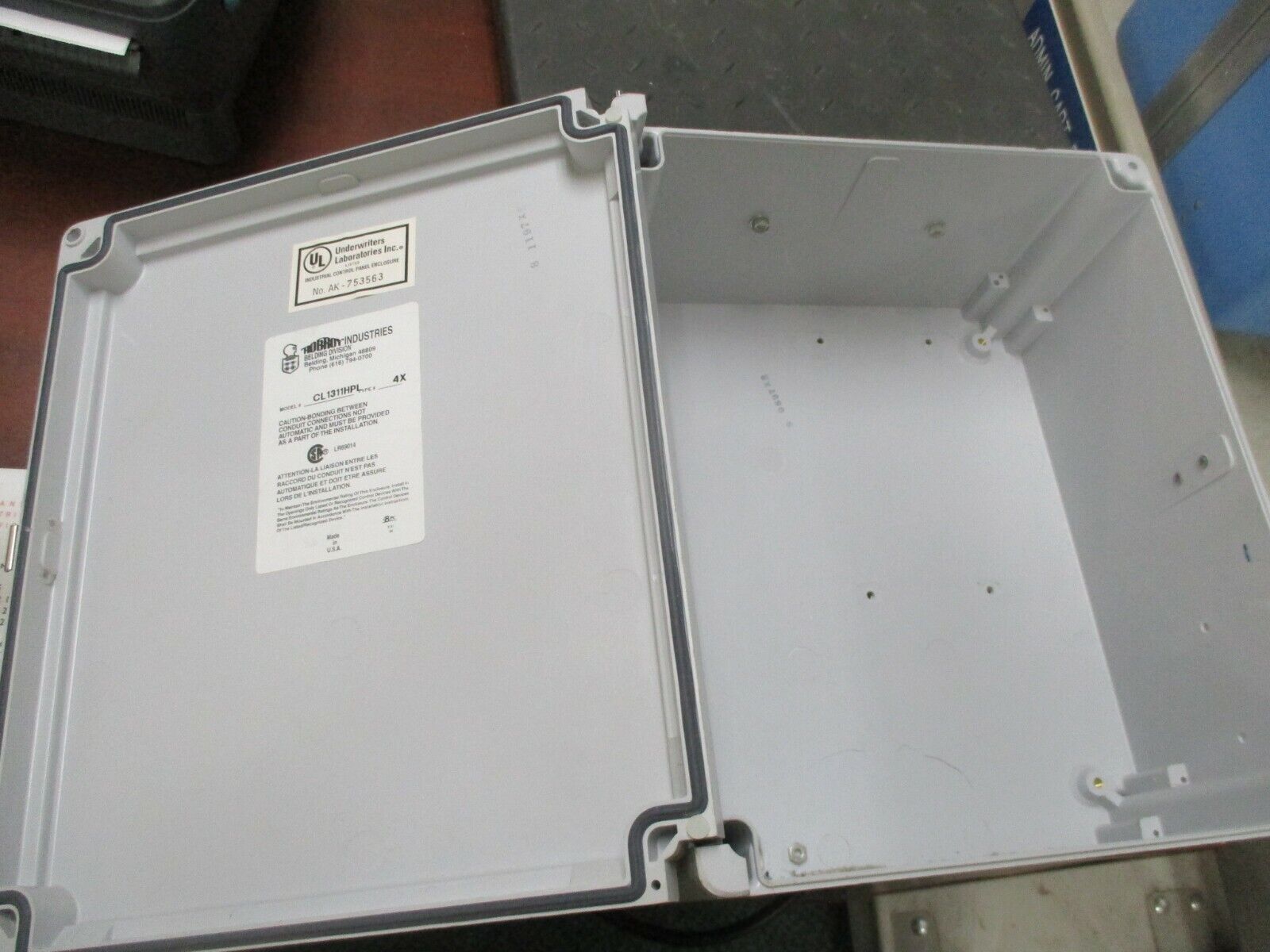 Robroy Type 4X Enclosure CL1311HPL Size: 13x11x6" Used