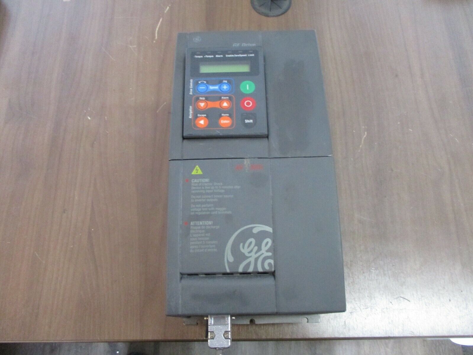 GE AV-300I AC Drive 6KAVI43005Y1B1 5HP 3Ph Input: 400-480 VAC w/ Keypad Used