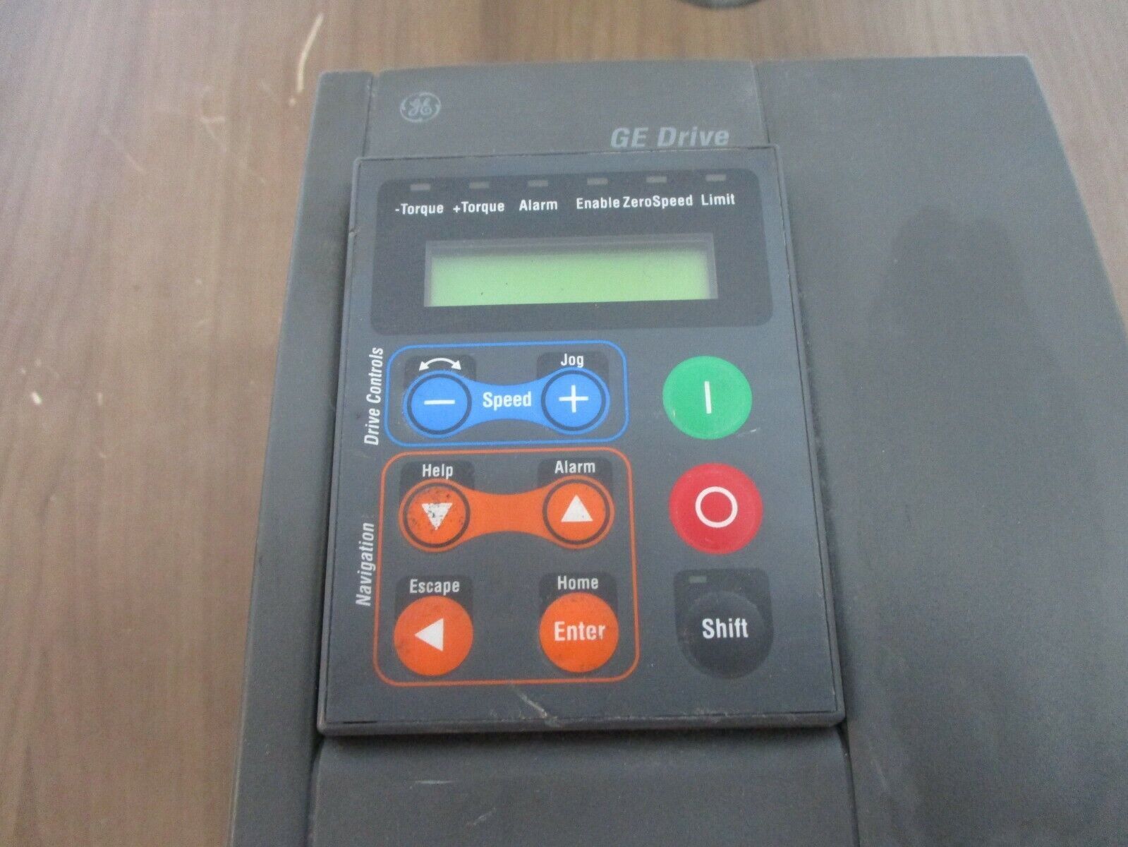 GE AV-300I AC Drive 6KAVI43005Y1B1 5HP 3Ph Input: 400-480 VAC w/ Keypad Used