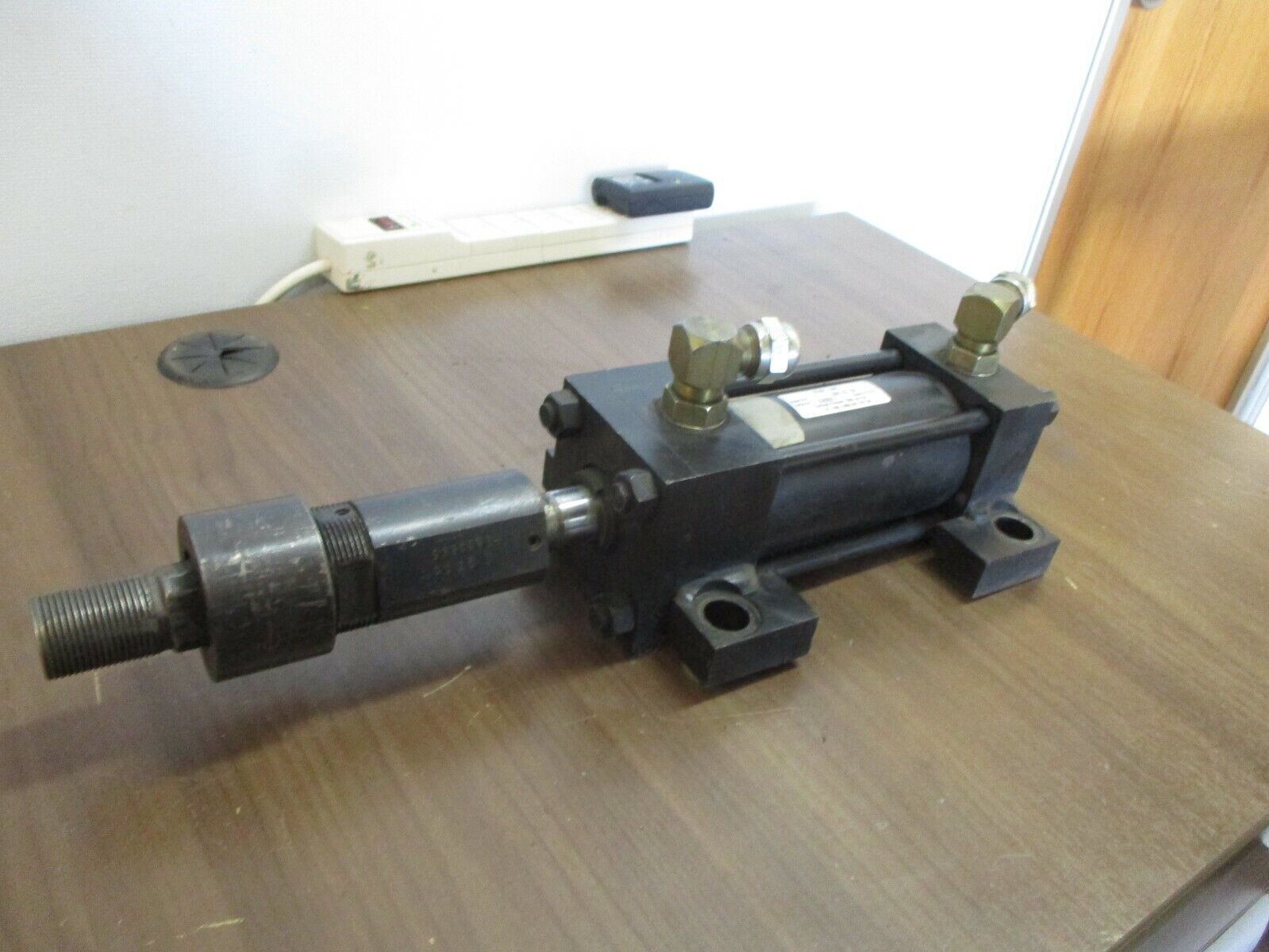 RWC Hydraulic Cylinder 8902-03-106 3000PSI Used