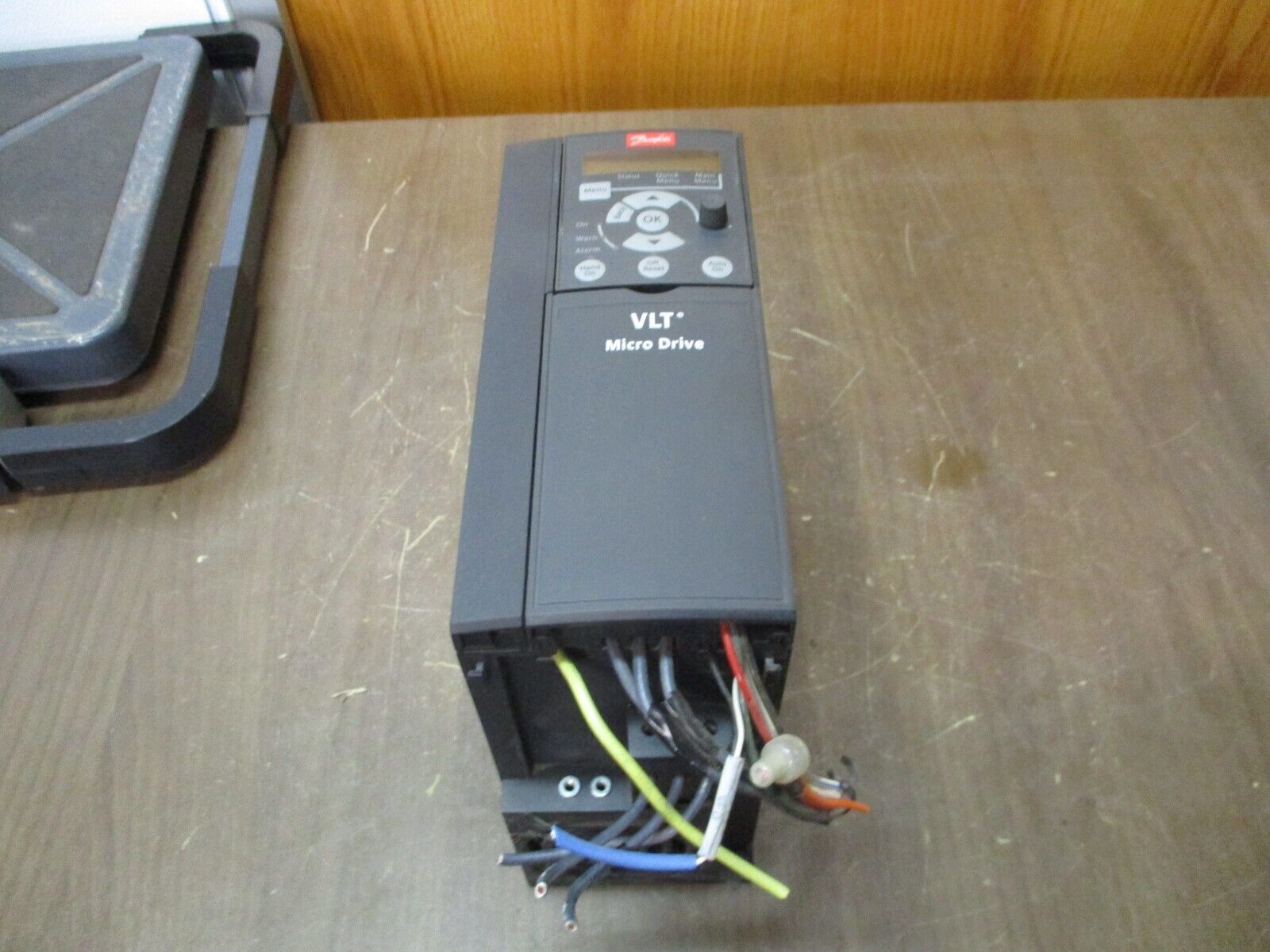 Danfoss VLT AC Drive 132F0014 3HP 3Ph w/ Keypad Used