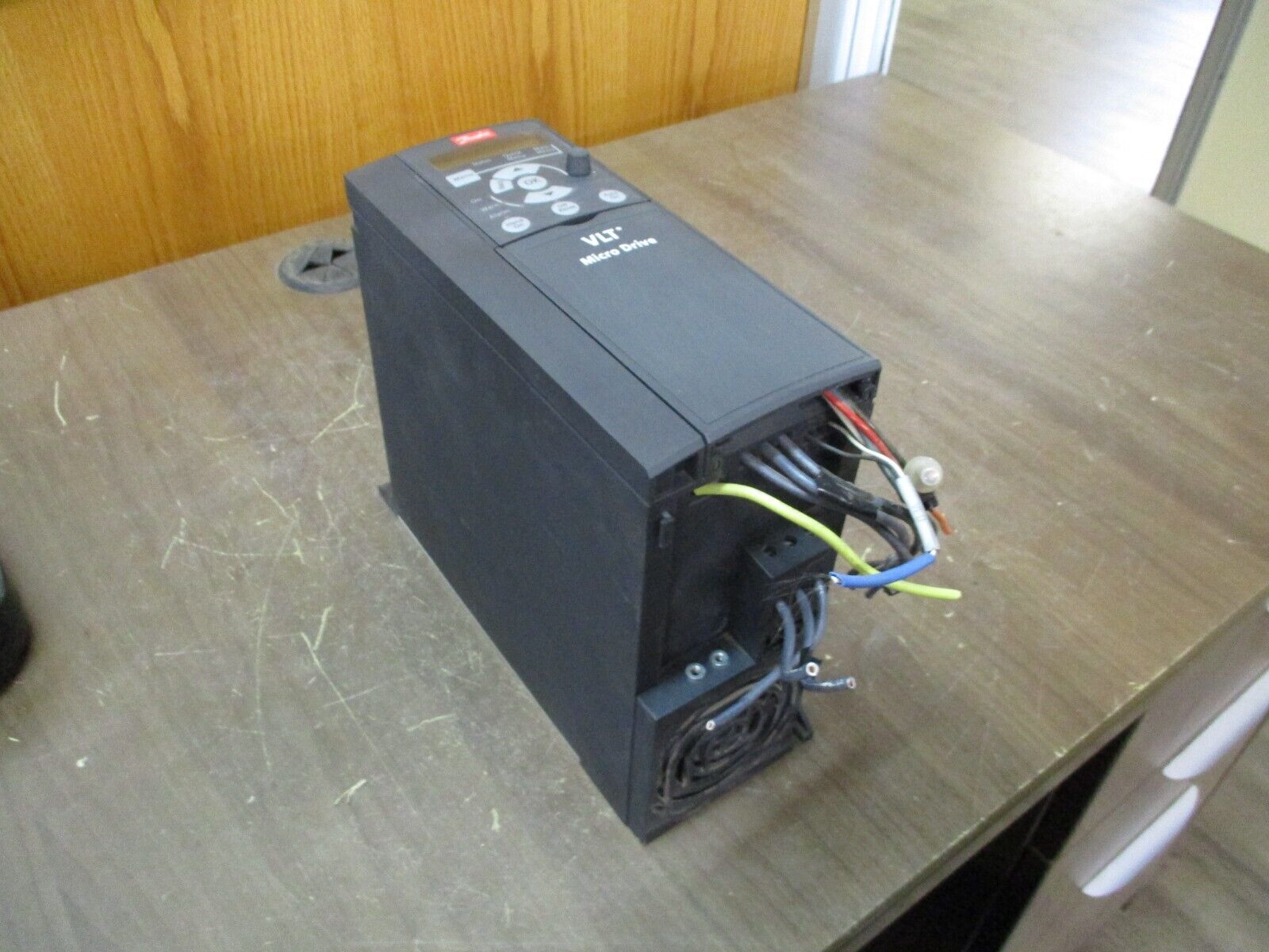 Danfoss VLT AC Drive 132F0014 3HP 3Ph w/ Keypad Used