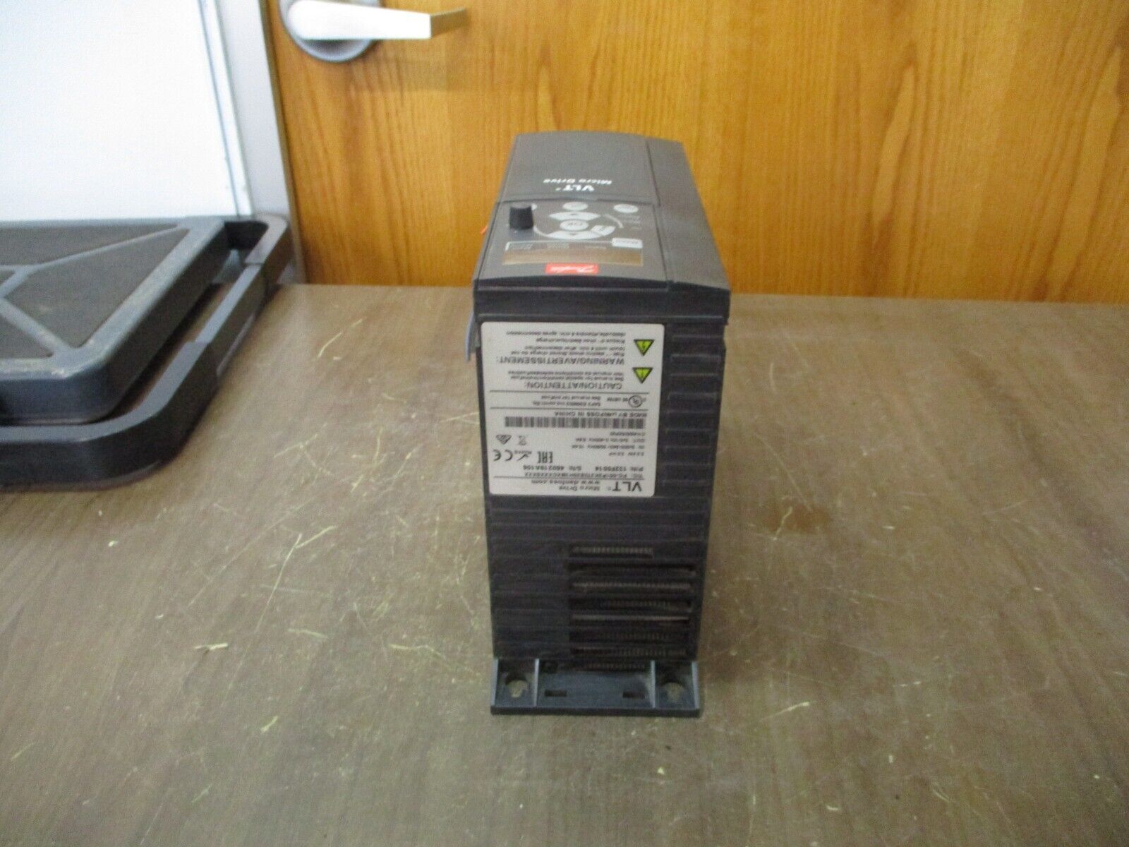 Danfoss VLT AC Drive 132F0014 3HP 3Ph w/ Keypad Used