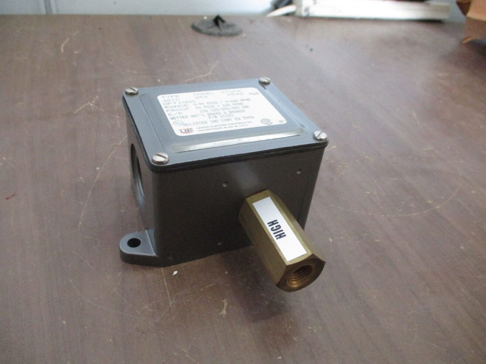 United Electric Controls J21K 254 Pressure Switch 1X123 Range: 0-90PSI