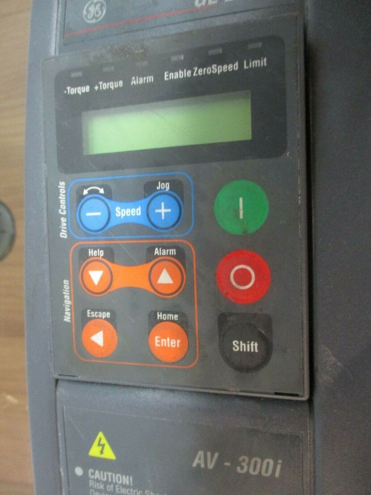 GE AC-300i AC Drive 6KAVI43015Y1B2 15HP 3Ph w/ Keypad *No Terminal Cover* Used