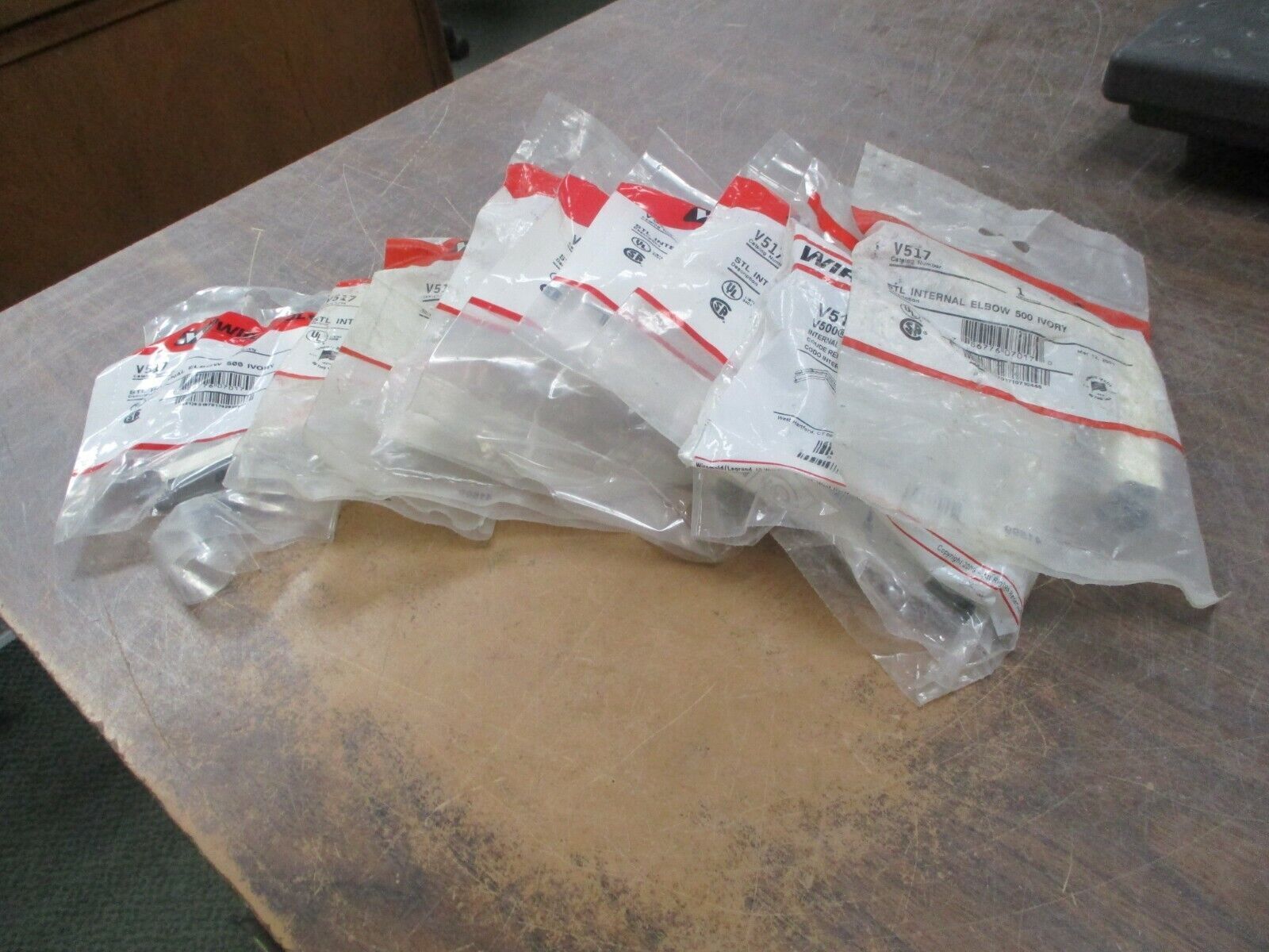 Wiremold Internal Elbow V517 Ivory *Lot of 9* New Surplus