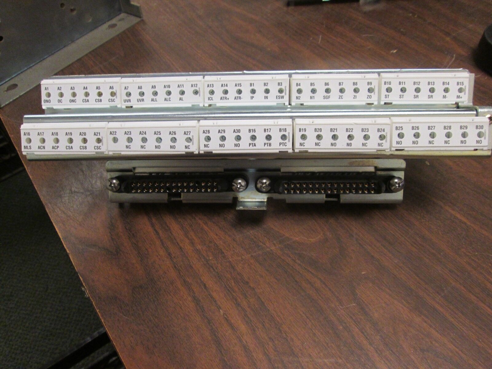 Cutler-Hammer Sec Cont Kit-Screw Terminal 28 & 30 Pin Connectors New Surplus