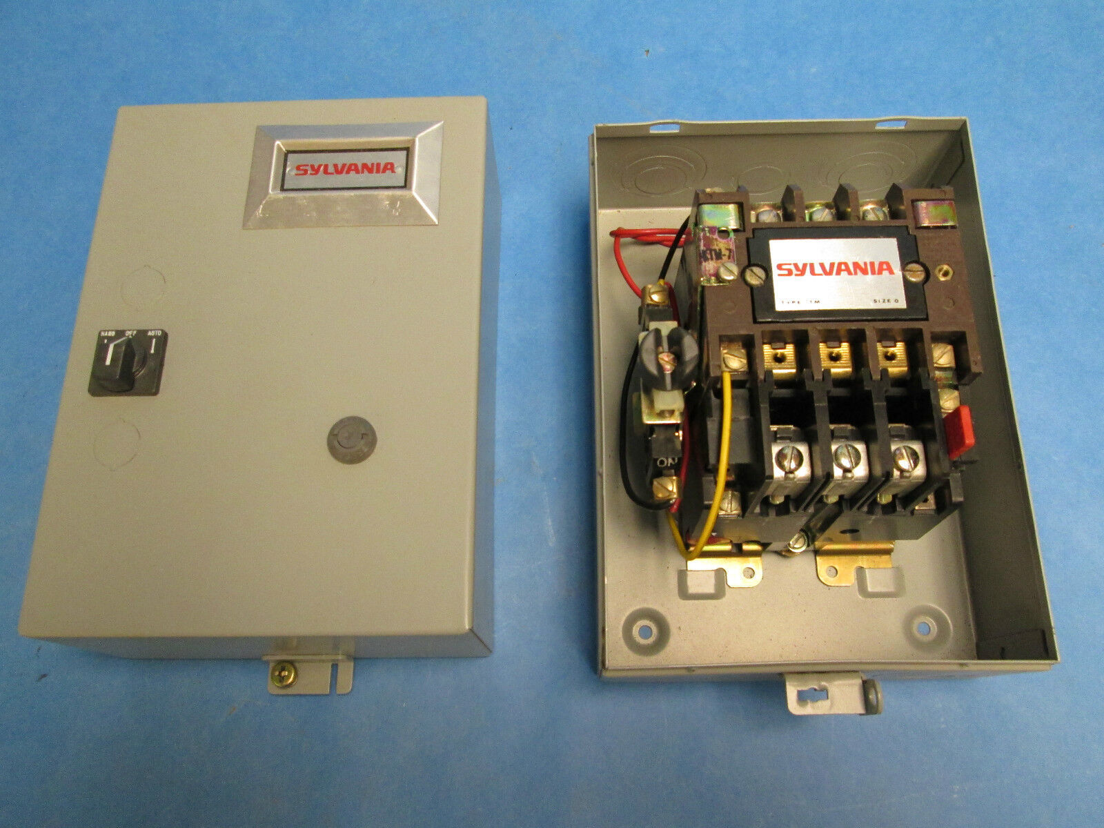 Sylvania Enclosed Starter T2AB30-76 Size 0 120V Coil Nema 1 Enclosure.