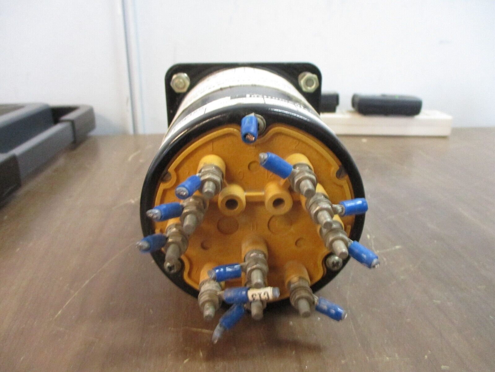 Crompton / Gould Type 077-319 AC Kilovar Meter AQQXH Range: 0-700Kilovars Used