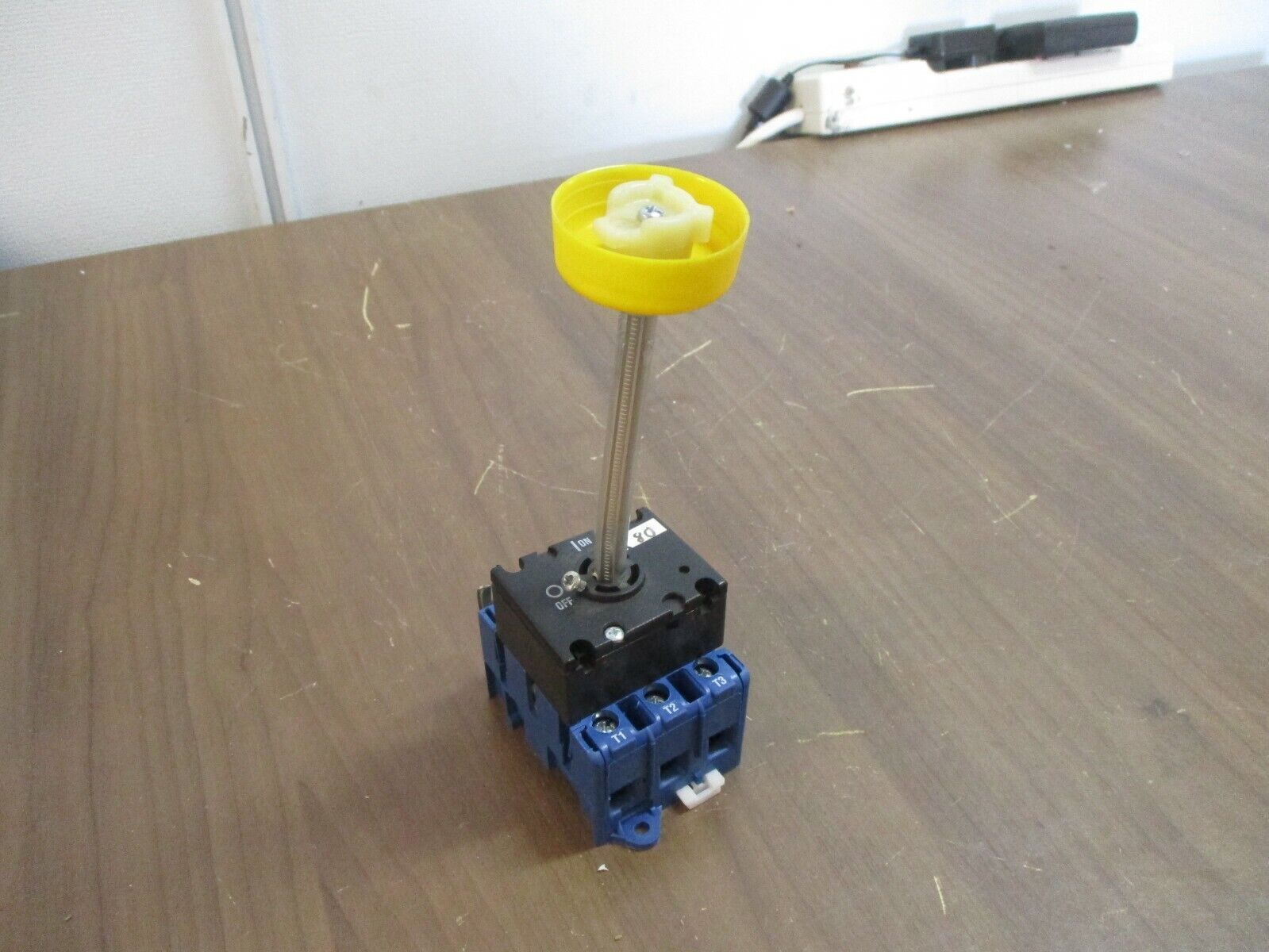 Kraus & Naimer Disconnect Switch KG64 60A 600V *No Handle* *No Terminal Covers*