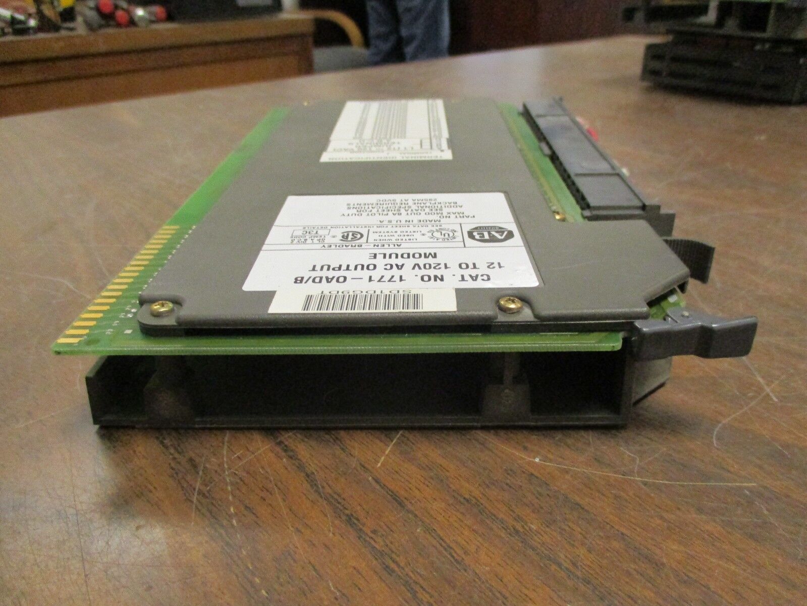 Allen-Bradley AC Output Module 1771-OAD/B 12 to 120V 295mA@5VDC Used