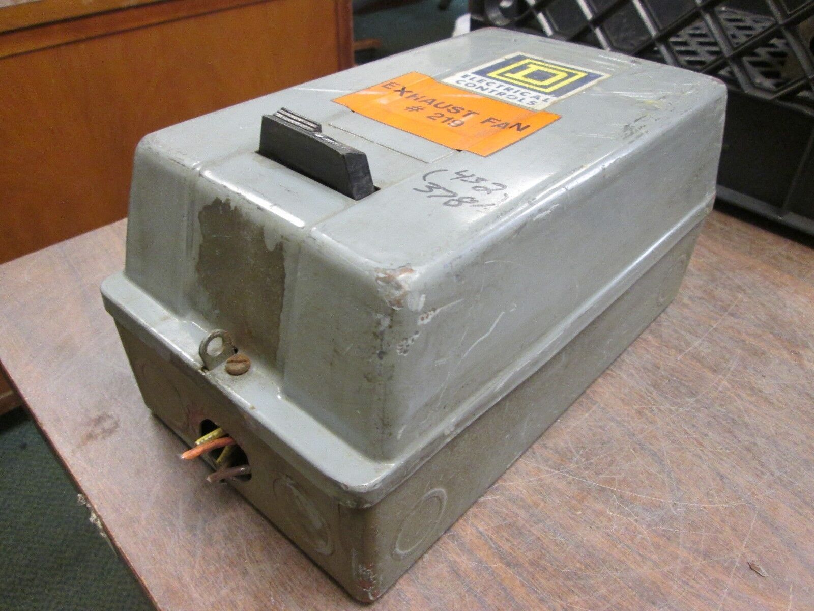 Square D Enclosed Starter 8536 SBG 2 Size 0 120V Coil 600V Used
