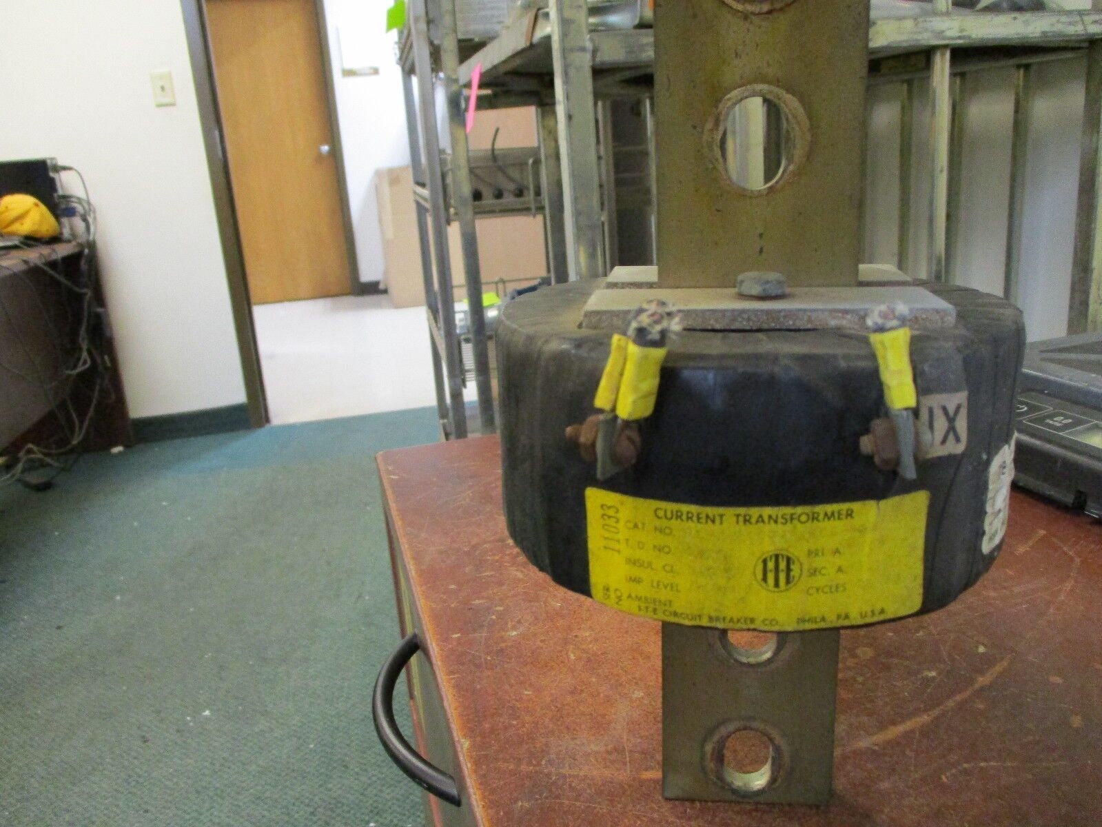 ITE Current Transformer GL2-C71111064134 Ratio 600:5A 25-60Hz 0.6KV Used
