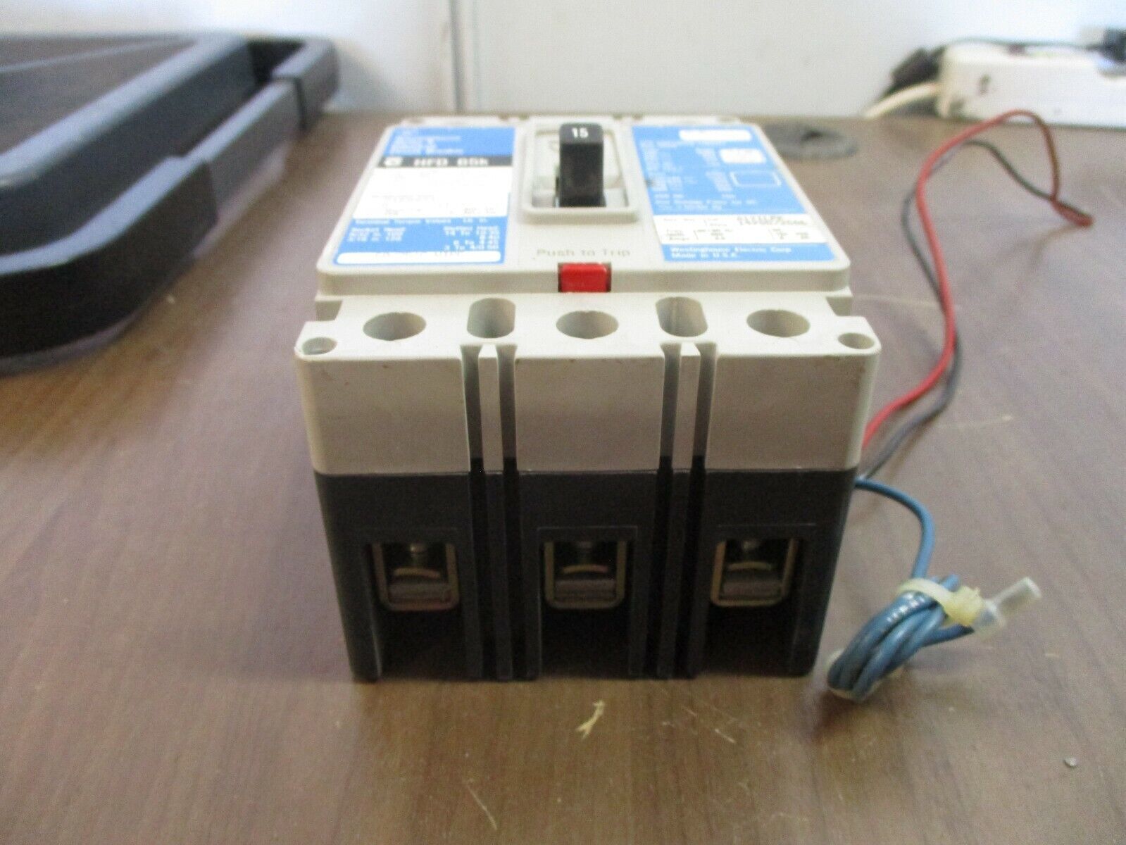 Cutler-Hammer HFD 65K Circuit Breaker w/ Aux HFD3015 15A 600V 3P Used