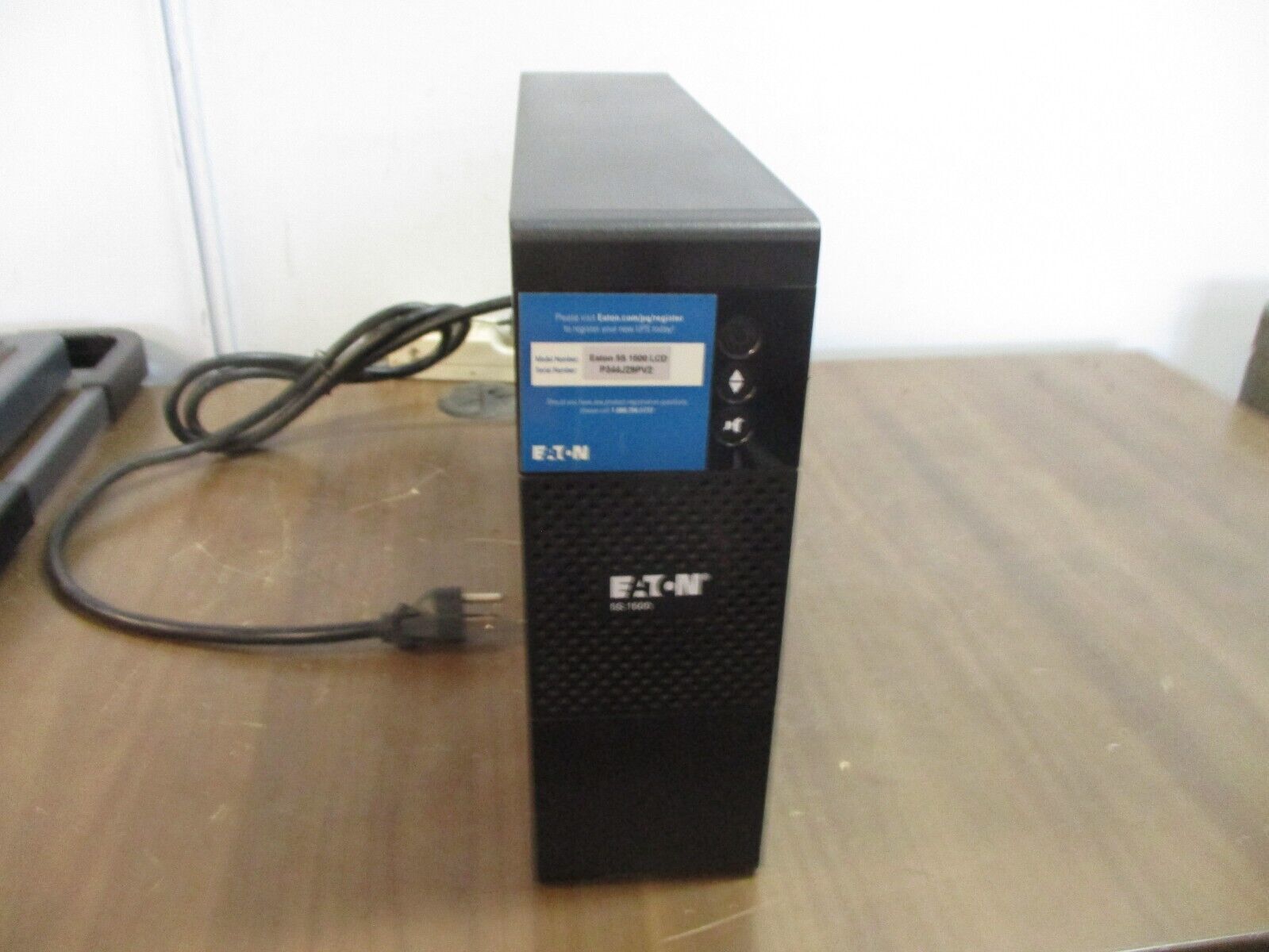 Eaton UPS 5S 1500 LCD 1500VA 900W Used