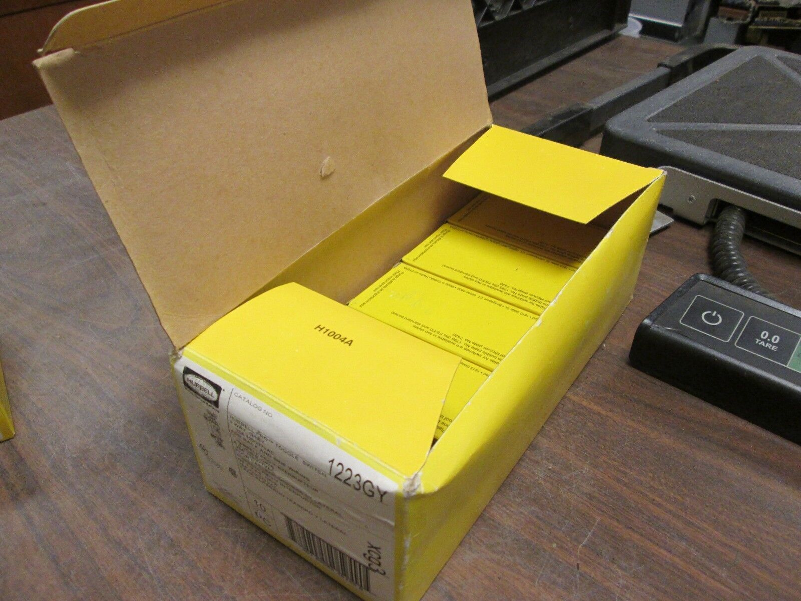 Hubbell Hubbell-Pro Toggle Switch 1223GY 20A 120/277V *Box of 5* New Surplus