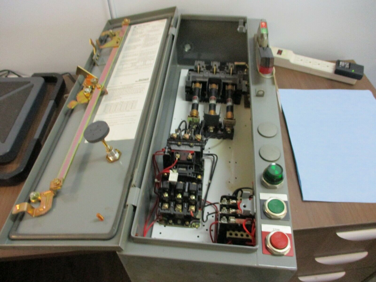 Allen-Bradley 3R Fusible Size 0 Combination 512-ADB-1-4G-6P-24R 120V Coil Used