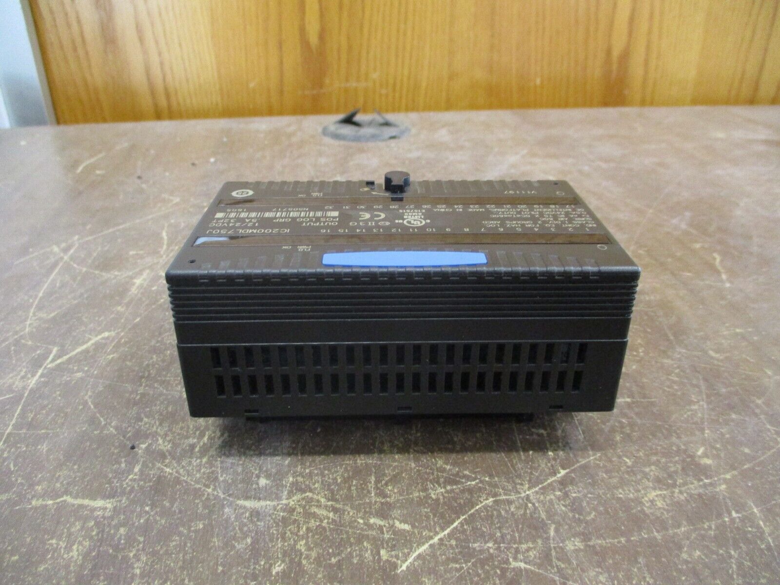 GE Fanuc Output Module IC200MDL750J 12/24VDC 32PT Used