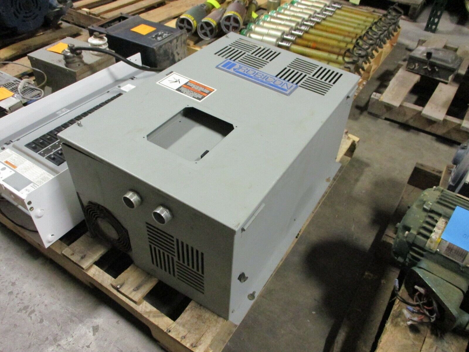 Robicon AC Drive ID-454GT 50HP 3Ph 460V *No Keypad* Used