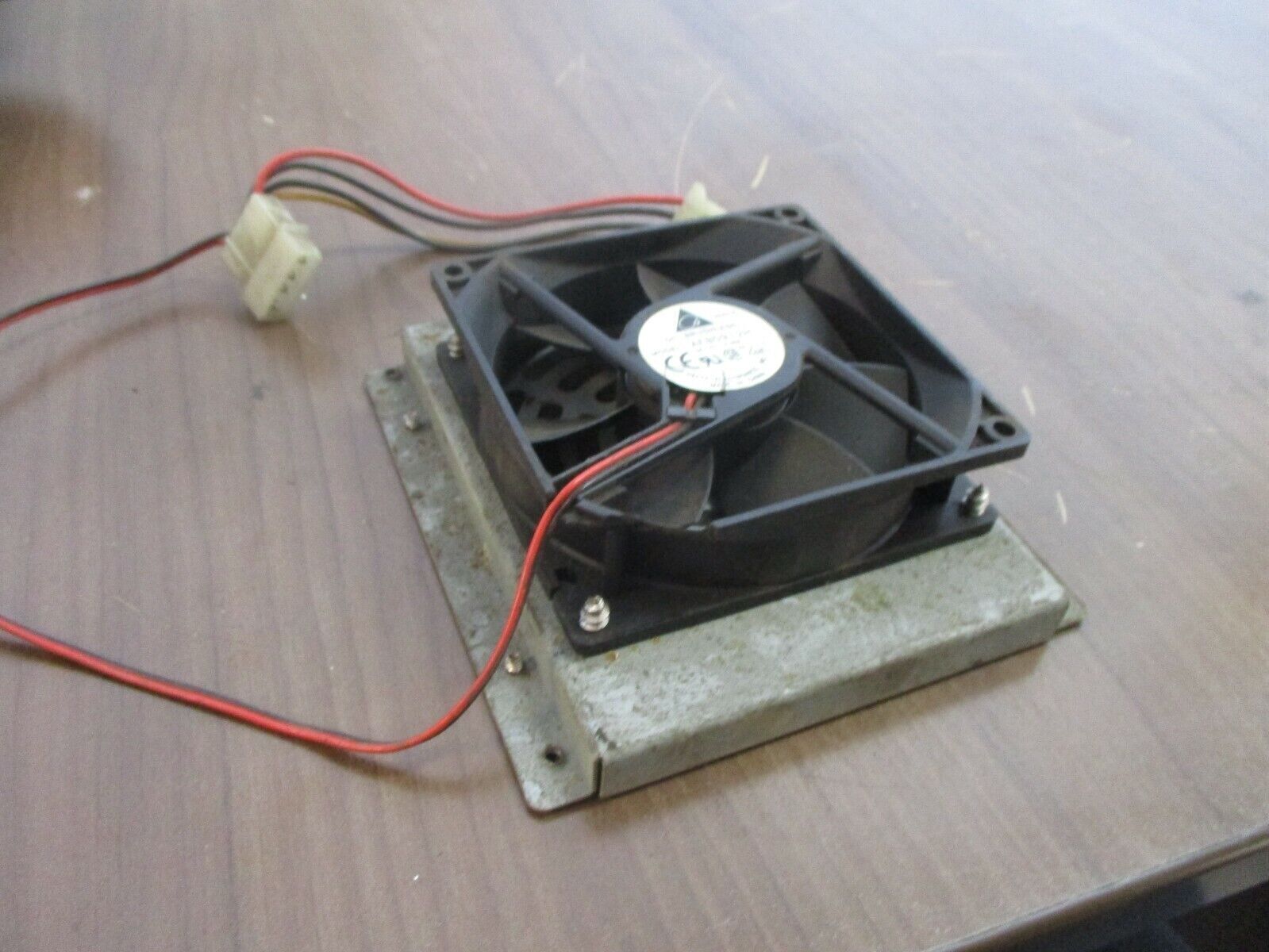 Delta DC Brushless Fan AFB0912H 12VDC 0.30A *Broken Fan Corner* Used