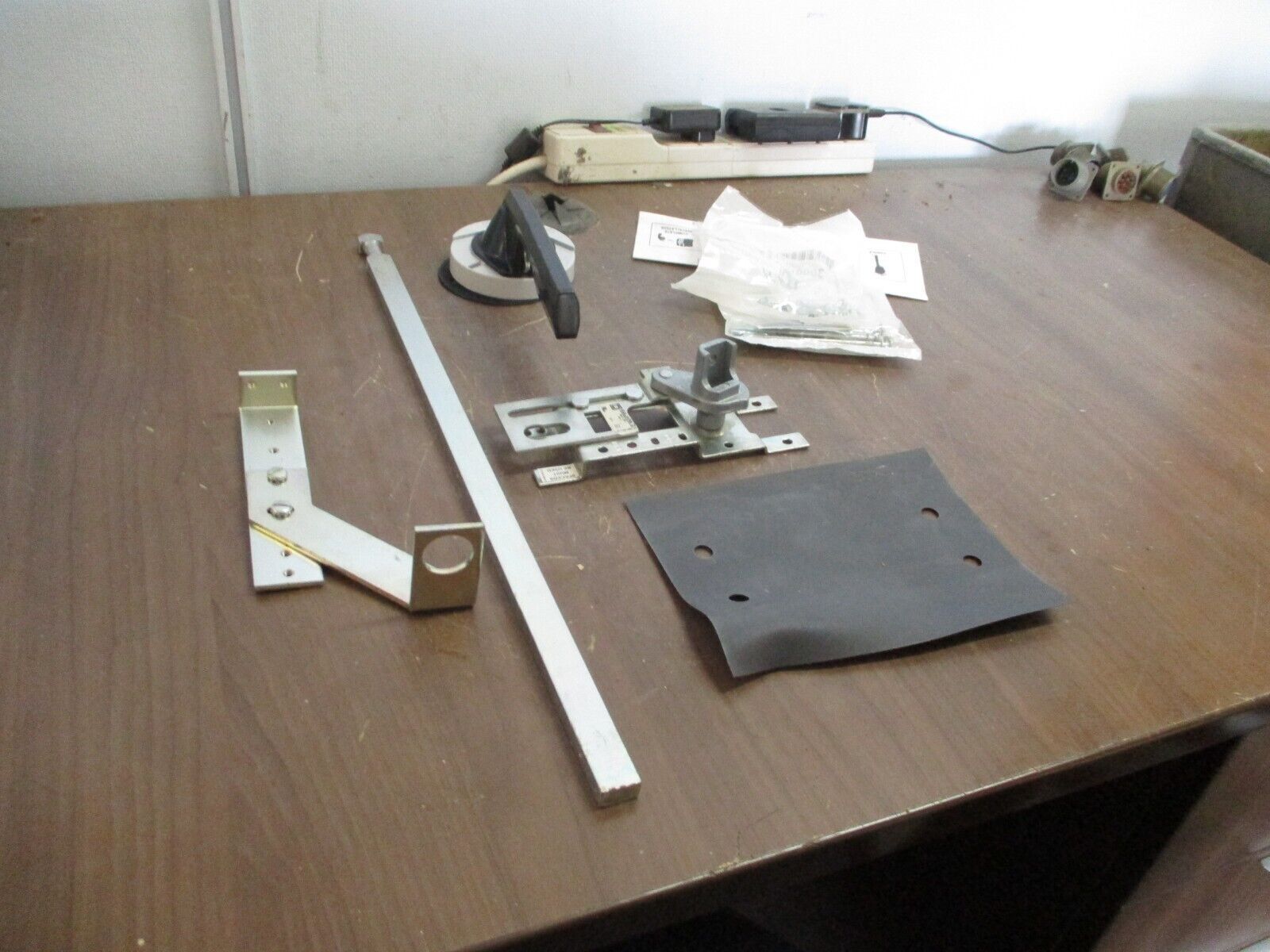 Square D Circuit Breaker Operating Mechanism 9421LN4 Ser. B Use w/ AL, FCL, FHL