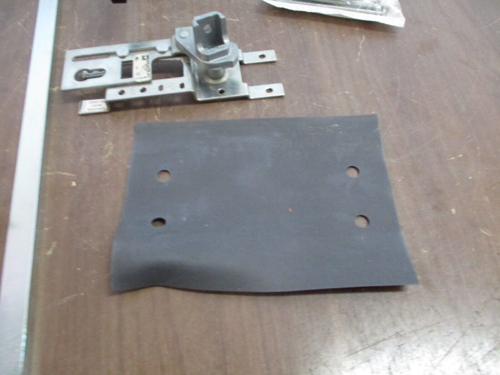 Square D Circuit Breaker Operating Mechanism 9421LN4 Ser. B Use w/ AL, FCL, FHL