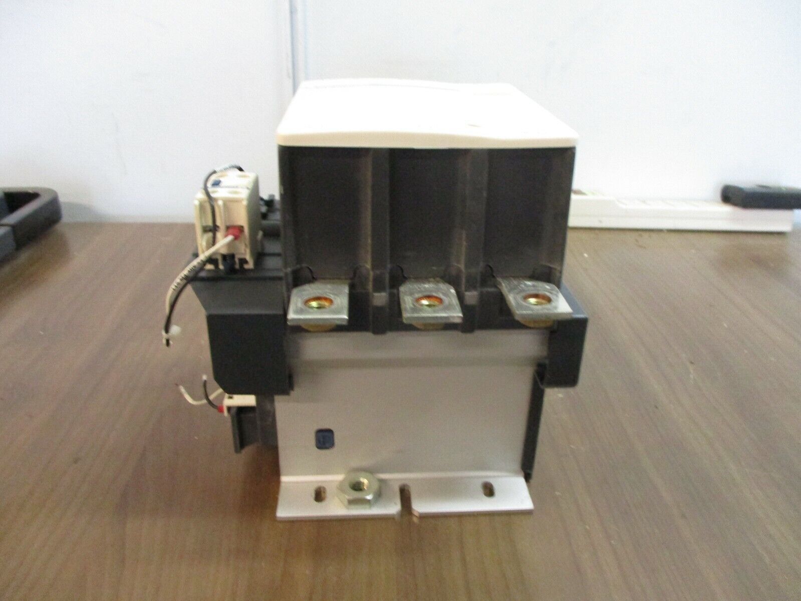 Telemecanique Contactor LC1F265S121 24VDC Coil 285A 600V Used