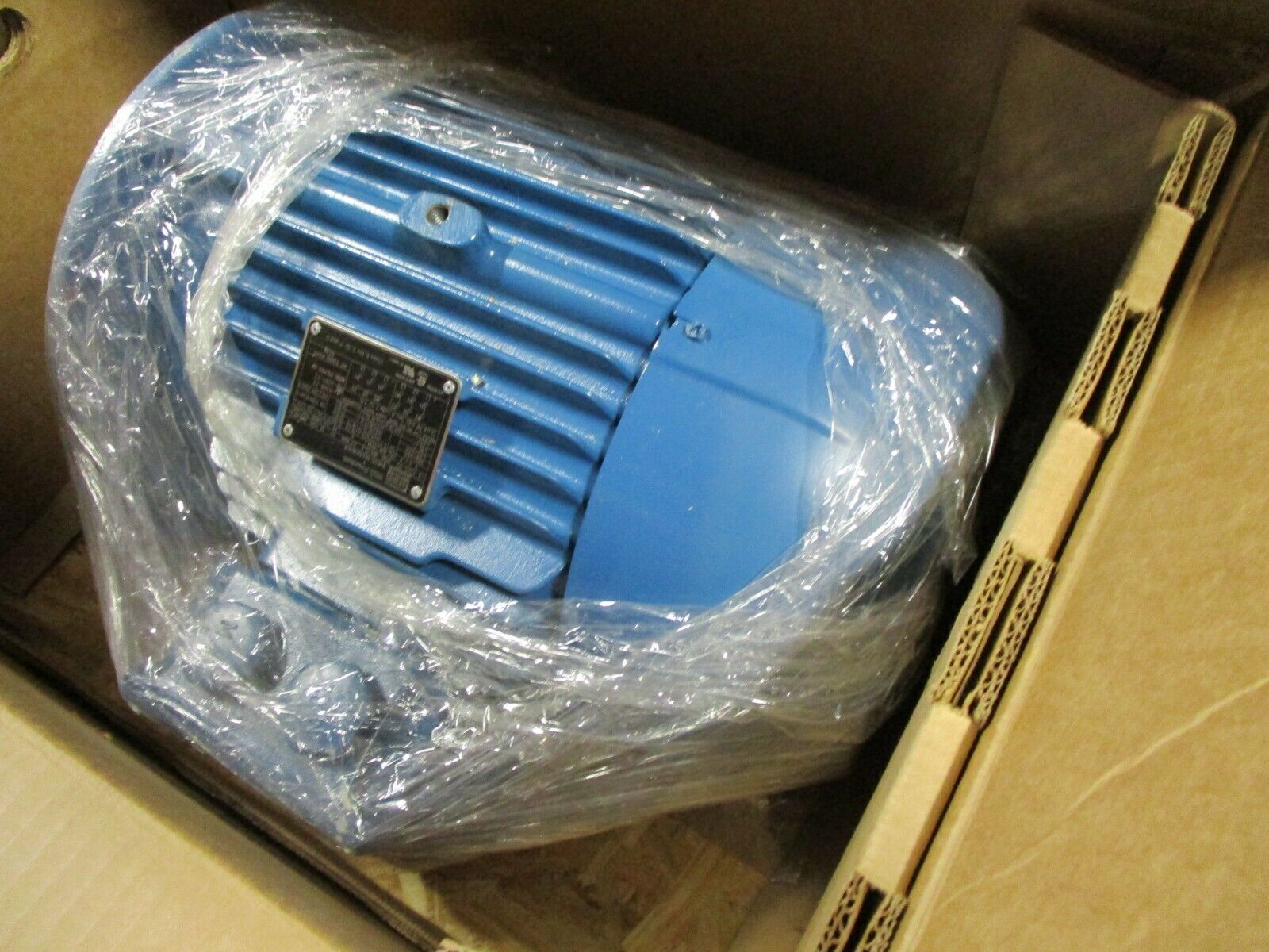WEG Motor 1040016149 10 HP 3600 RPM 12.4 A 460V 60 Hz New Surplus